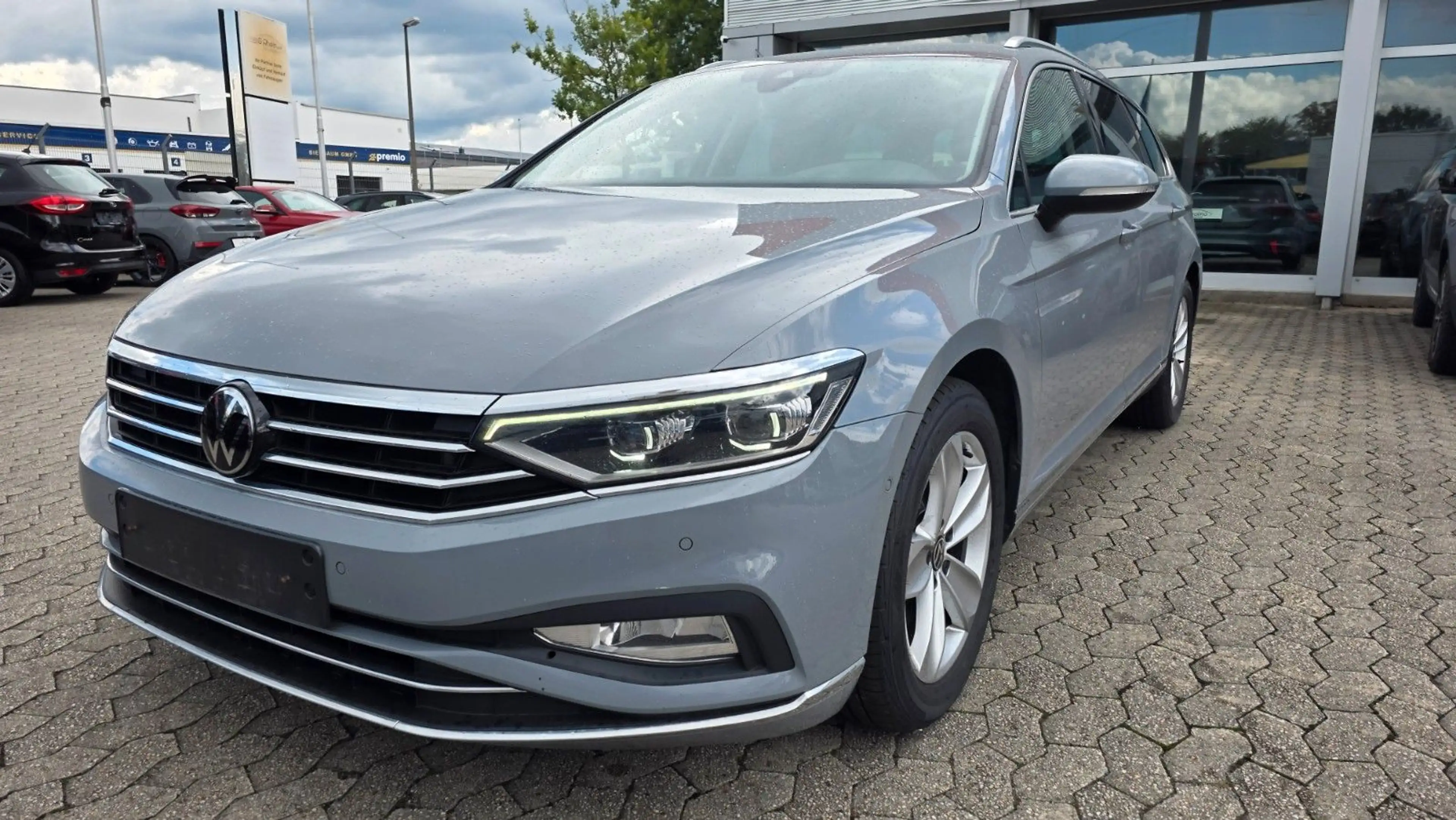 Volkswagen Passat Variant Elegance 1. Hand Super Zustand — photo 2