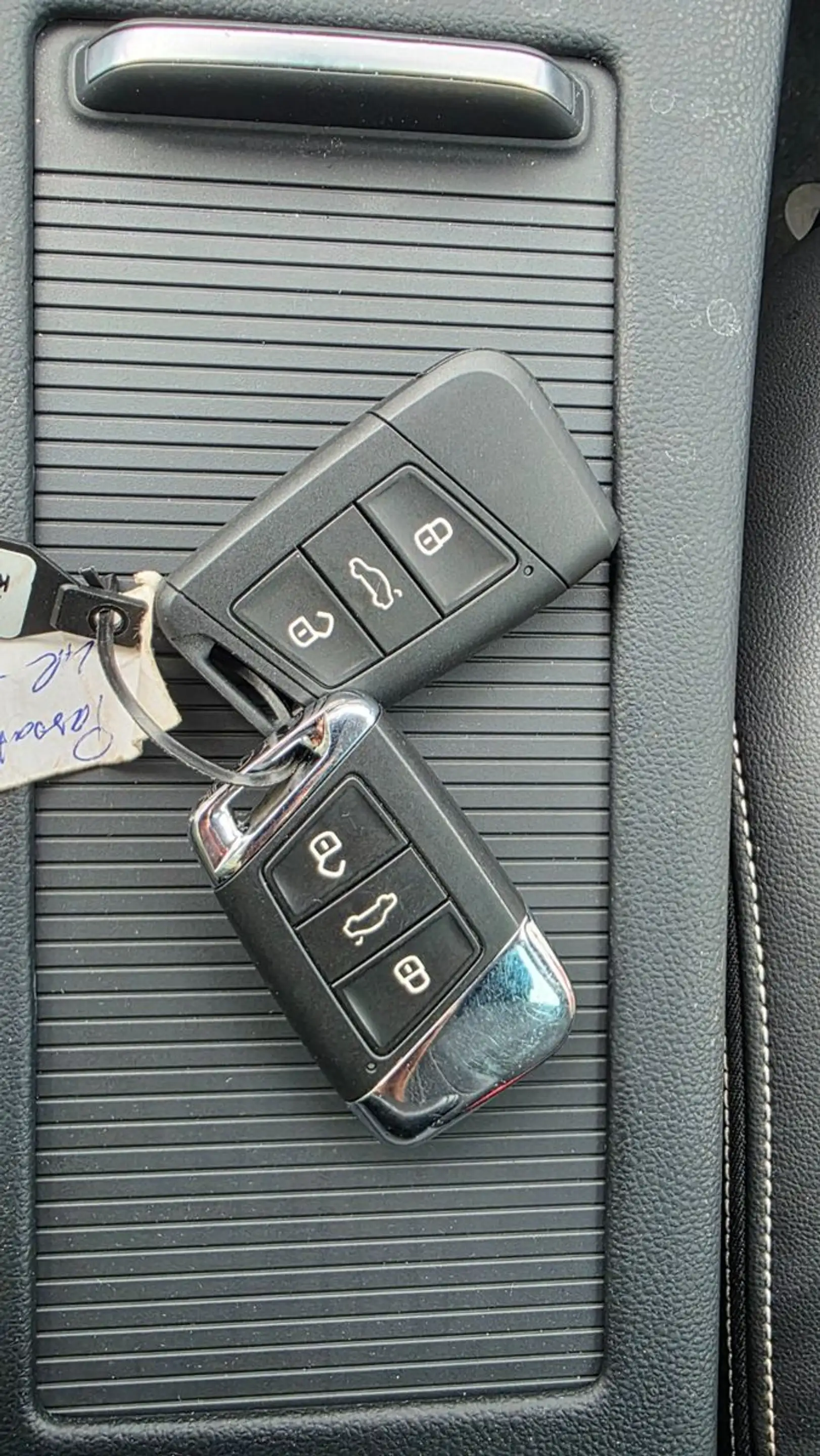 Volkswagen Passat Variant Elegance 1. Hand Super Zustand — photo 7