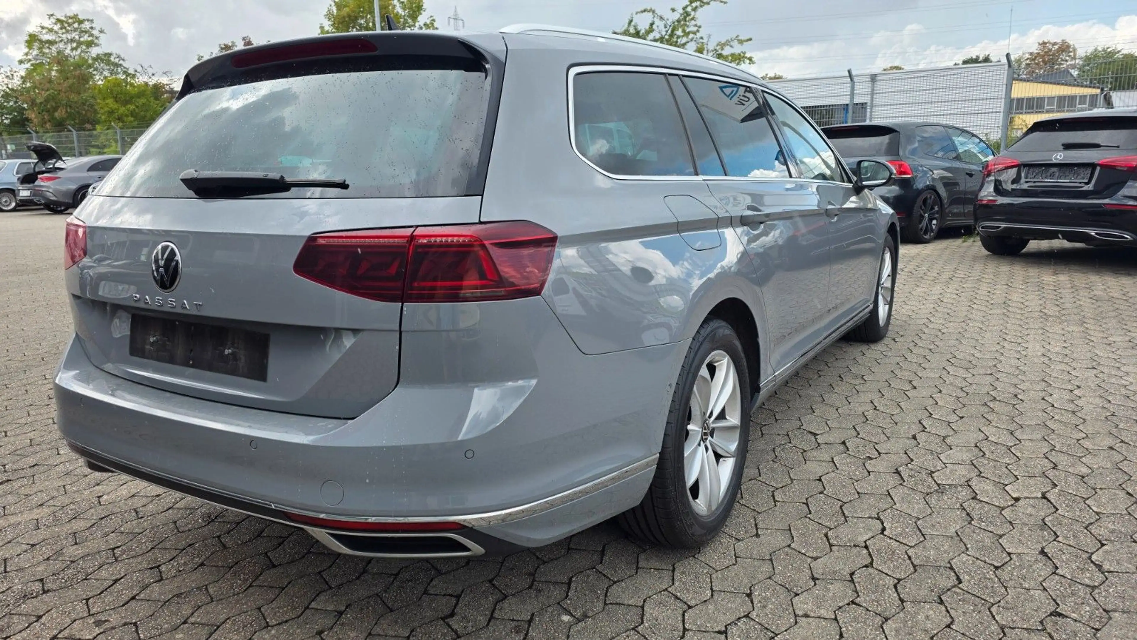 Volkswagen Passat Variant Elegance 1. Hand Super Zustand — photo 10