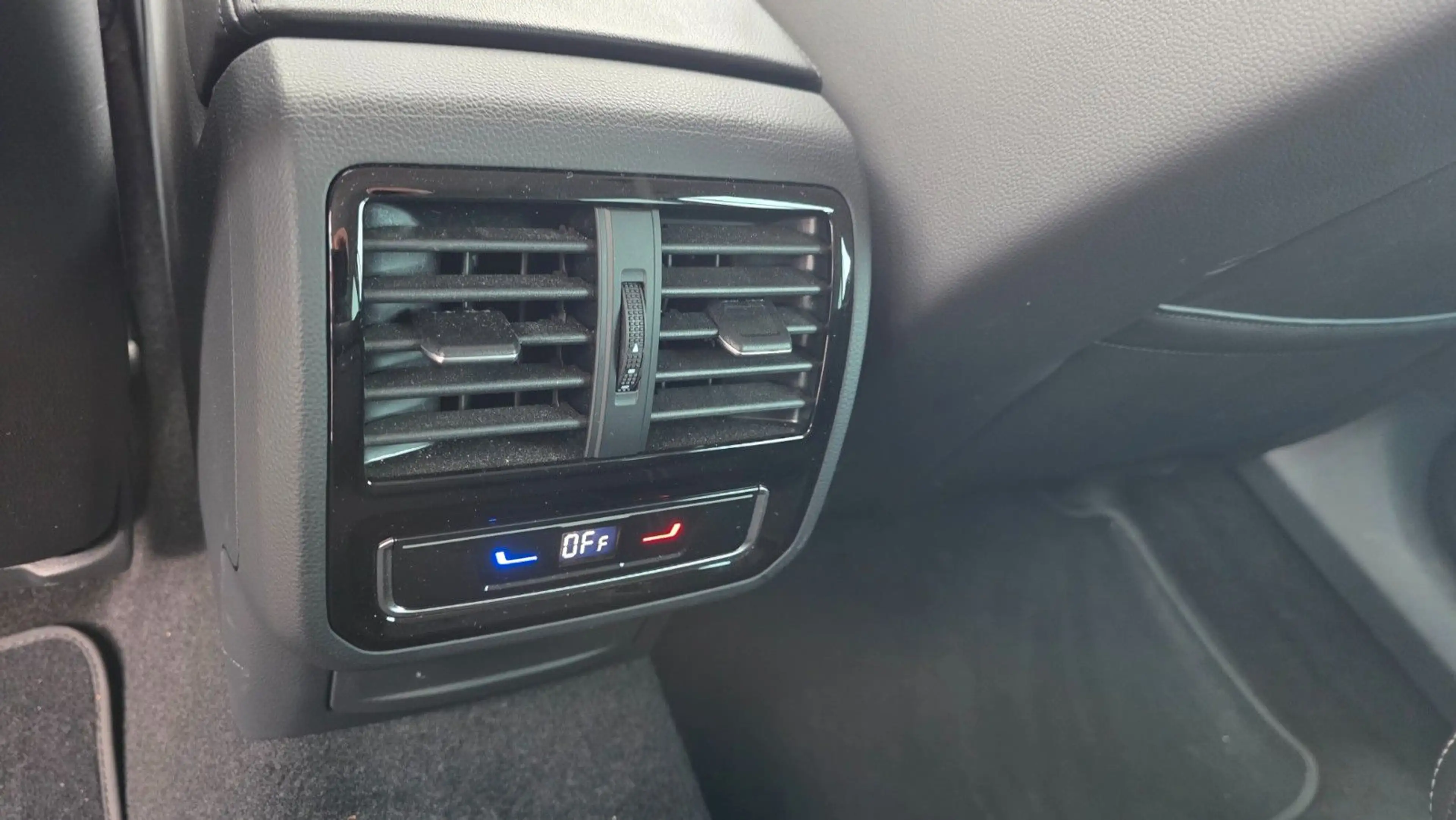 Volkswagen Passat Variant Elegance 1. Hand Super Zustand — photo 15