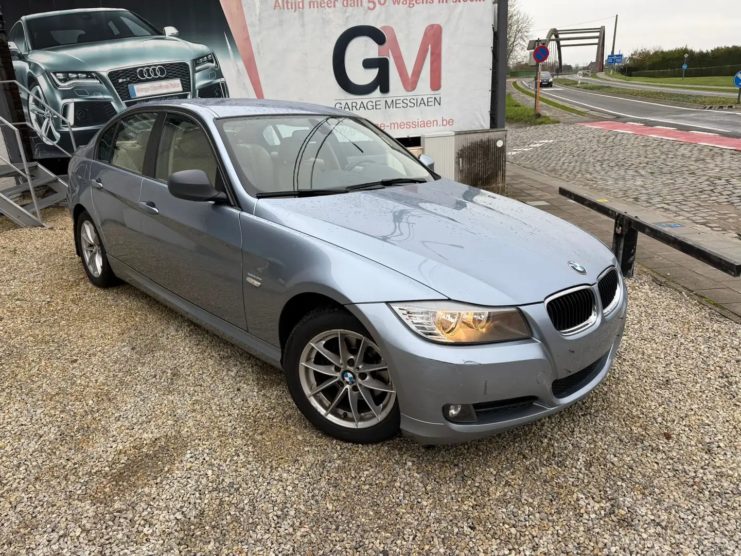 BMW 318 318i Argent - 2