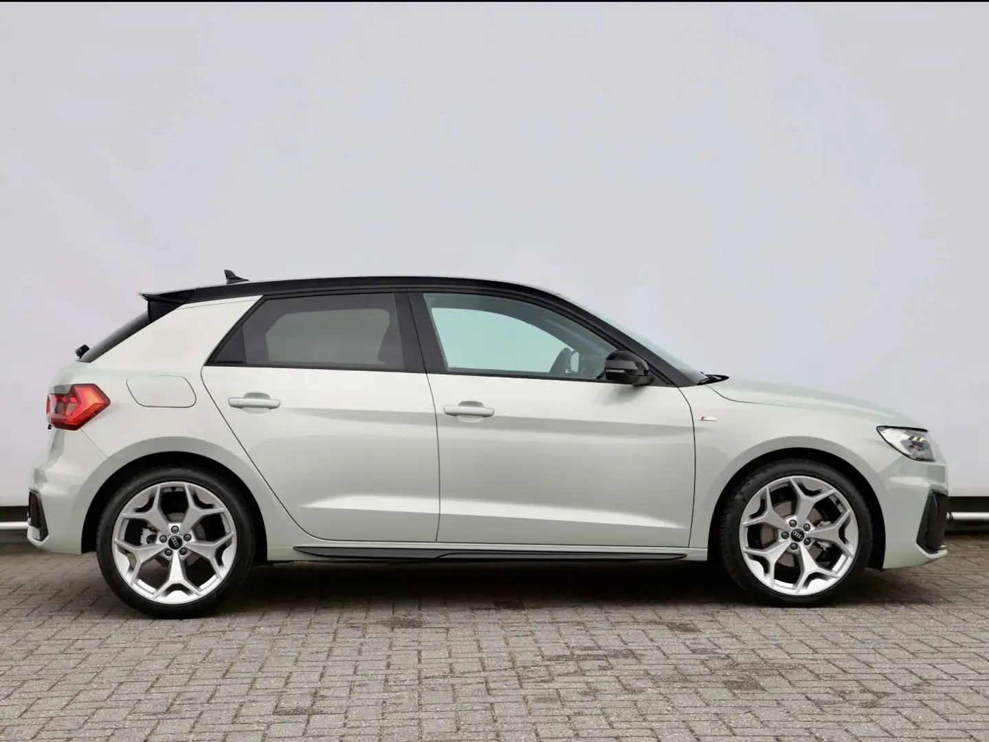 Audi A1 30 TFSI S edition Grijs - 2