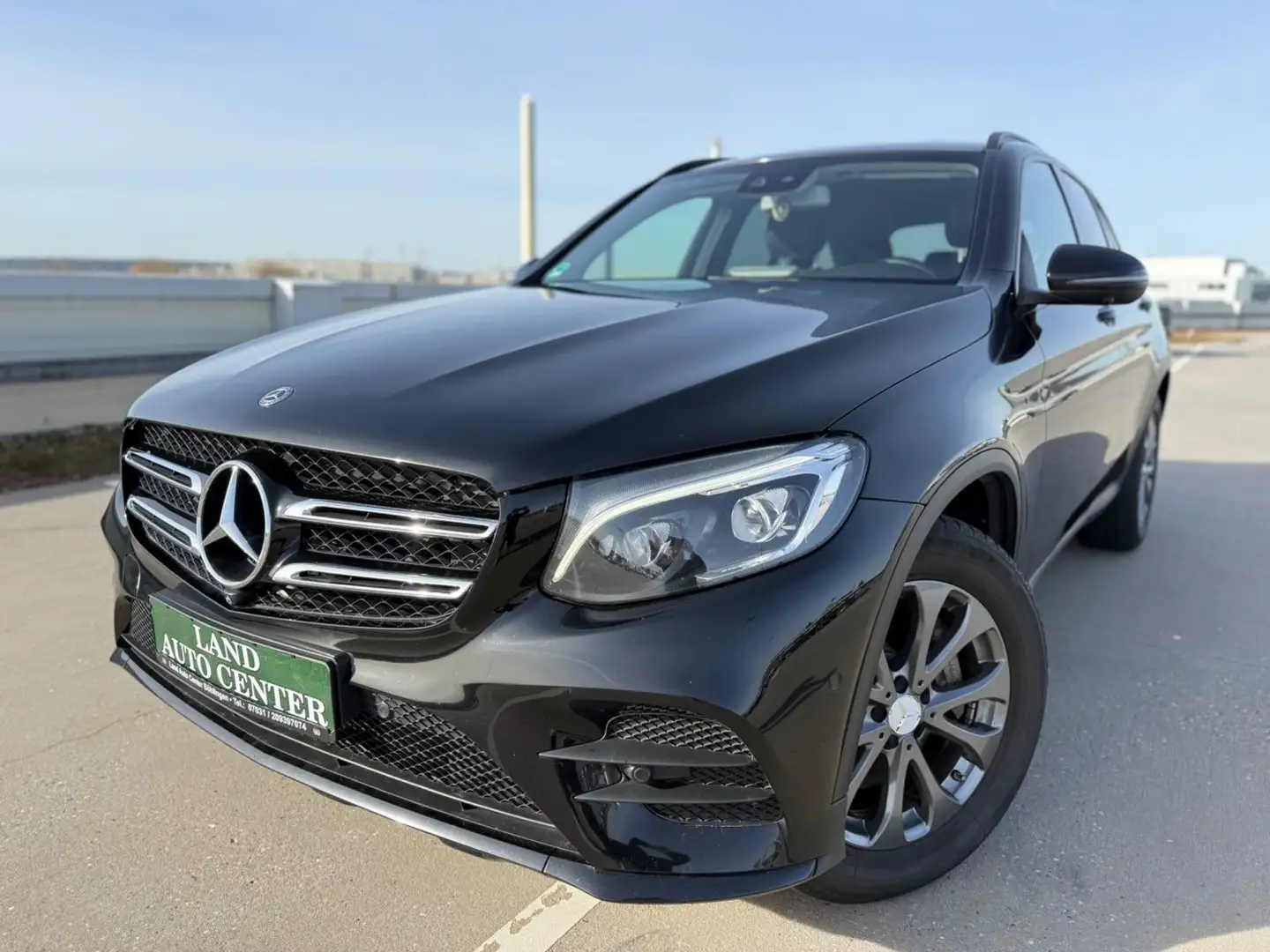 Mercedes-Benz GLC 250 d 4Matic*3xAMG*LED*NIGHT*AHK*STANDHZG Noir - 1