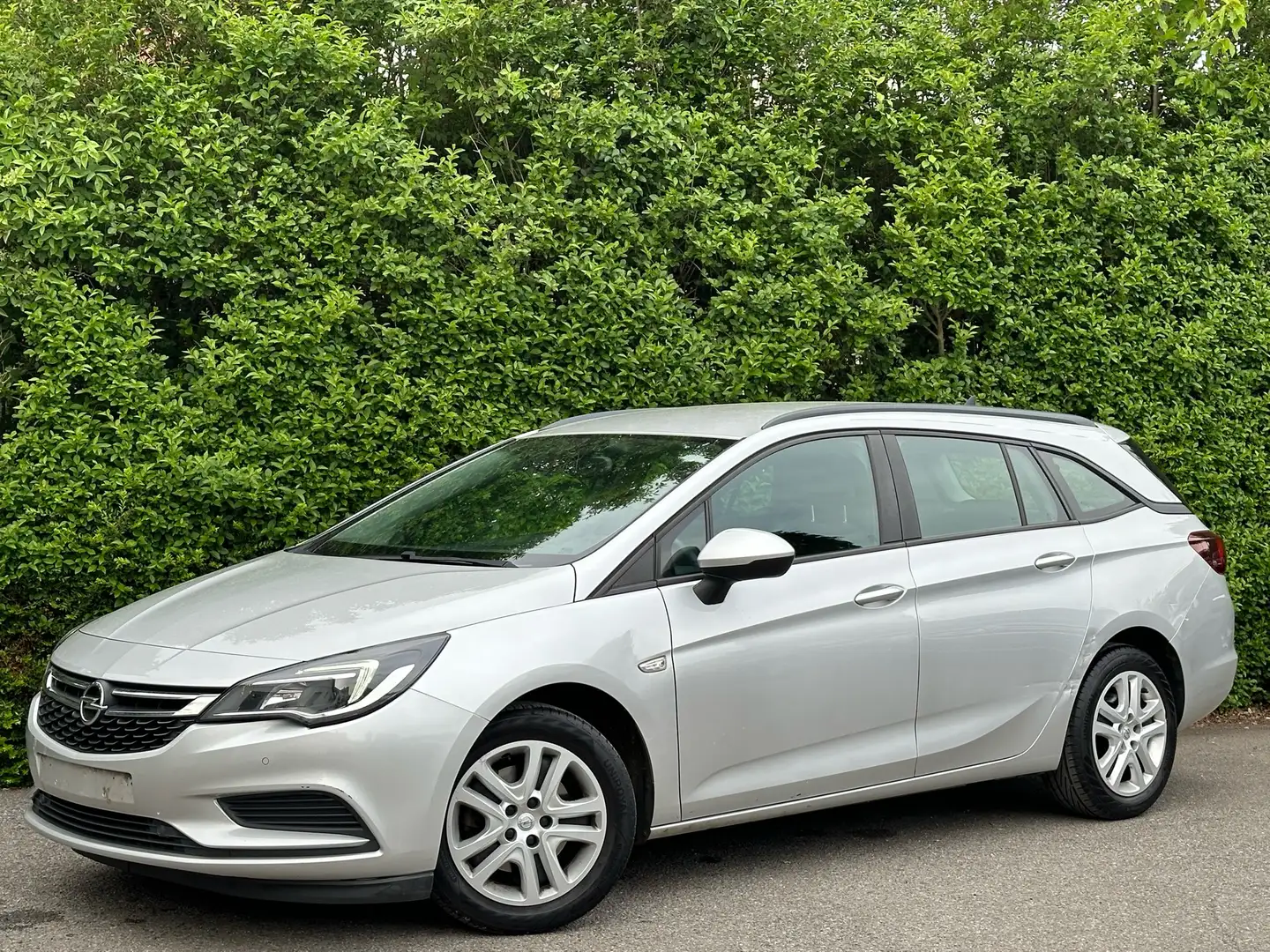 Opel Astra 1.6 CDTi ecoFLEX+MARCHAND OU EXPORT Gris - 1