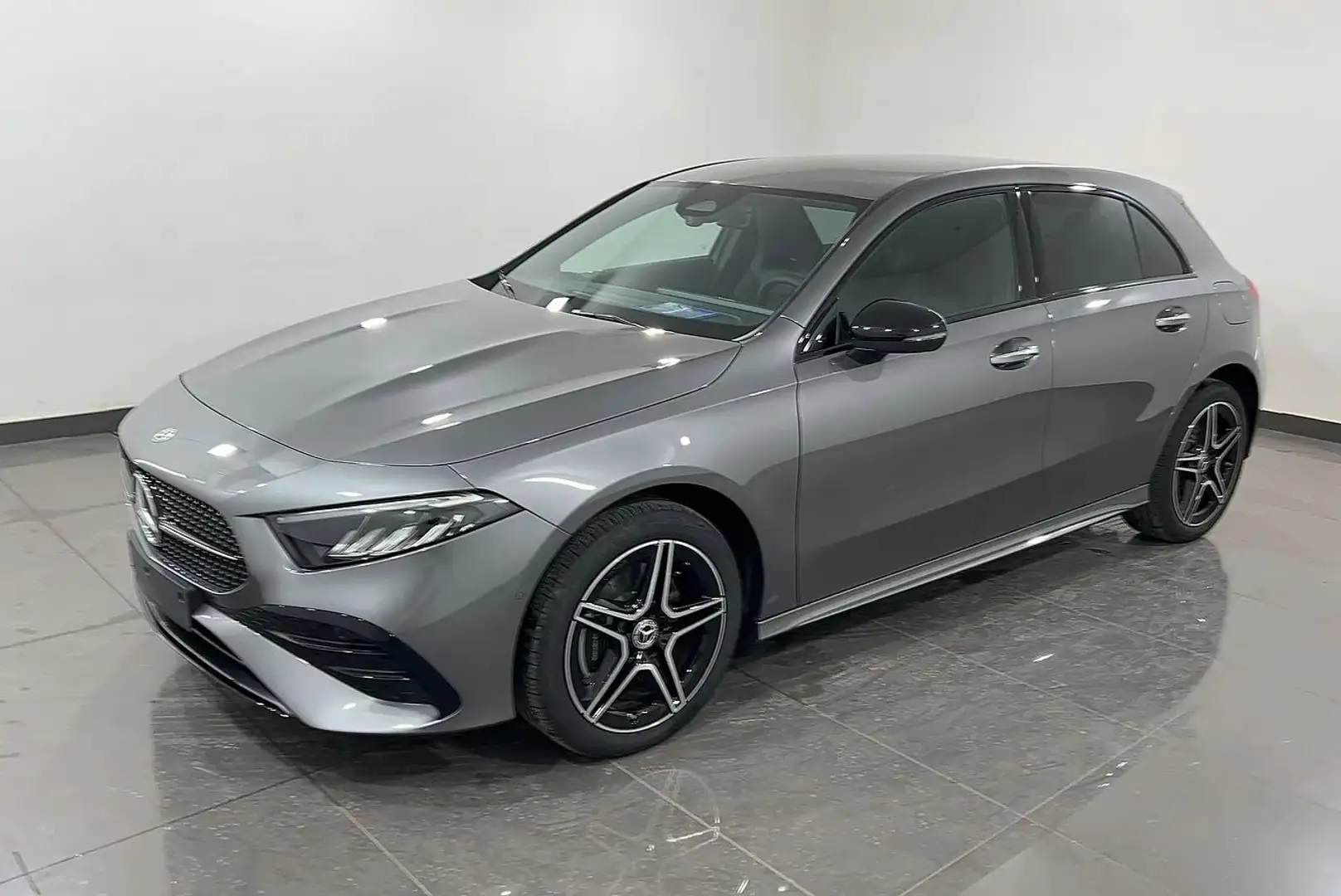 Mercedes-Benz A 250 Classe A 250 e AMG Ad.Plus Night Ed. aut Grigio - 2