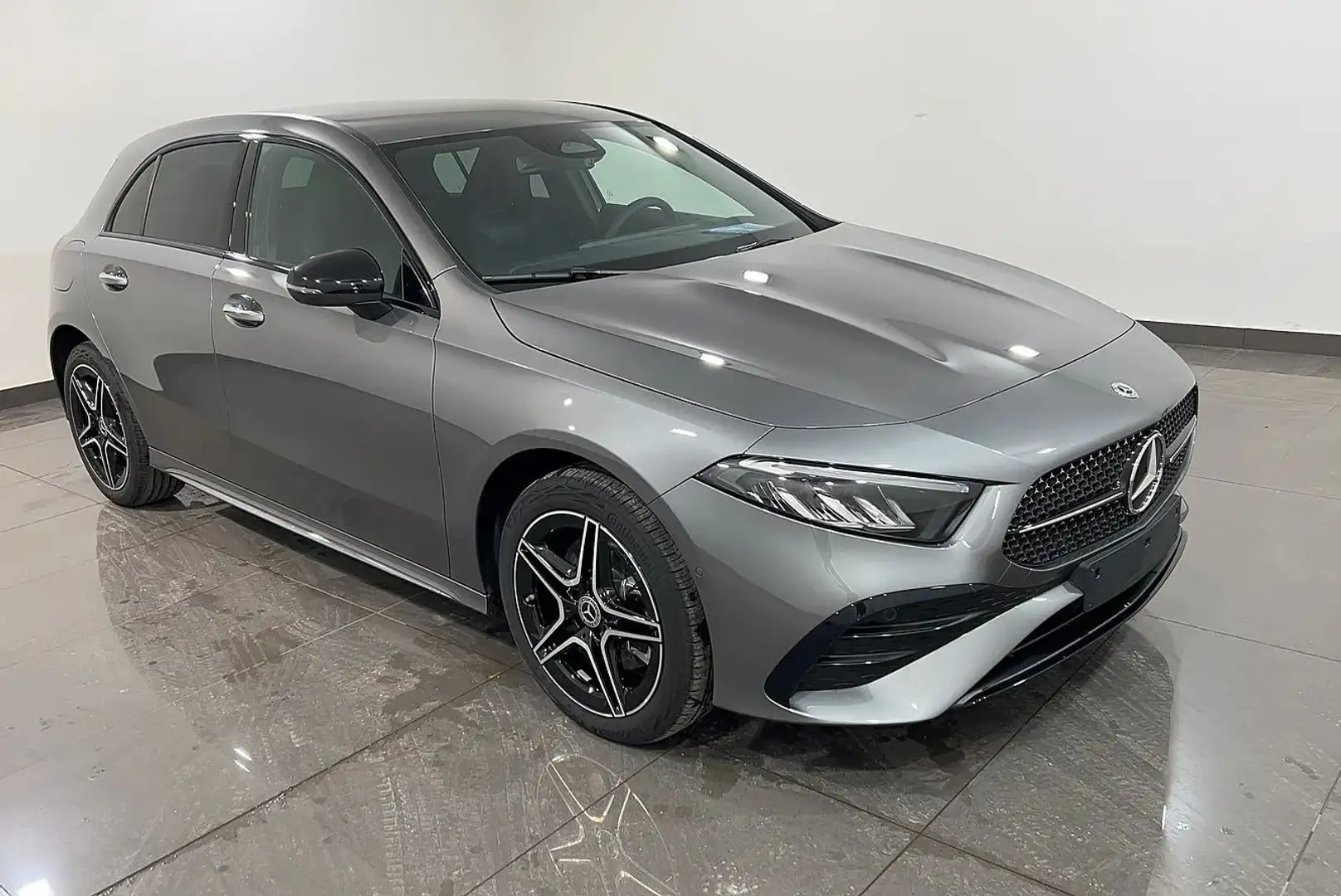 Mercedes-Benz A 250 Classe A 250 e AMG Ad.Plus Night Ed. aut Grigio - 1