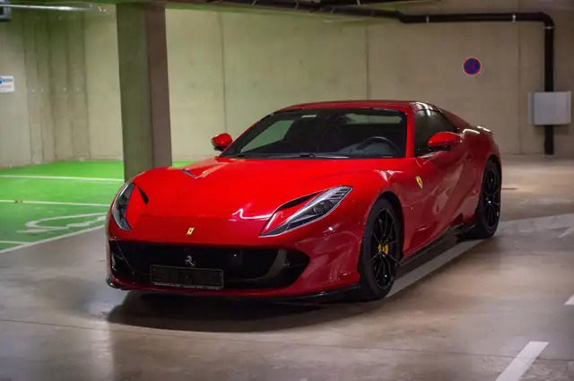 Ferrari 812