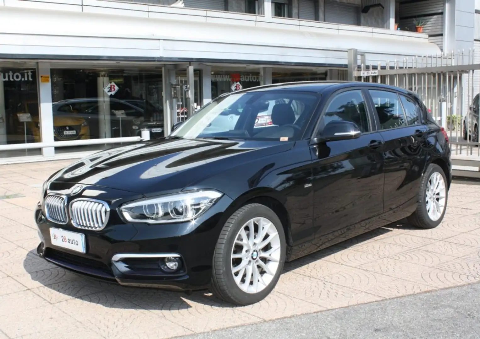 BMW 116 d 5p. Urban Negro - 1
