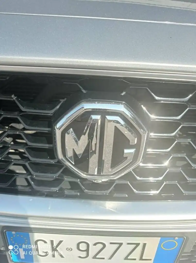 MG ZS 1.0 Luxury Grigio - 2