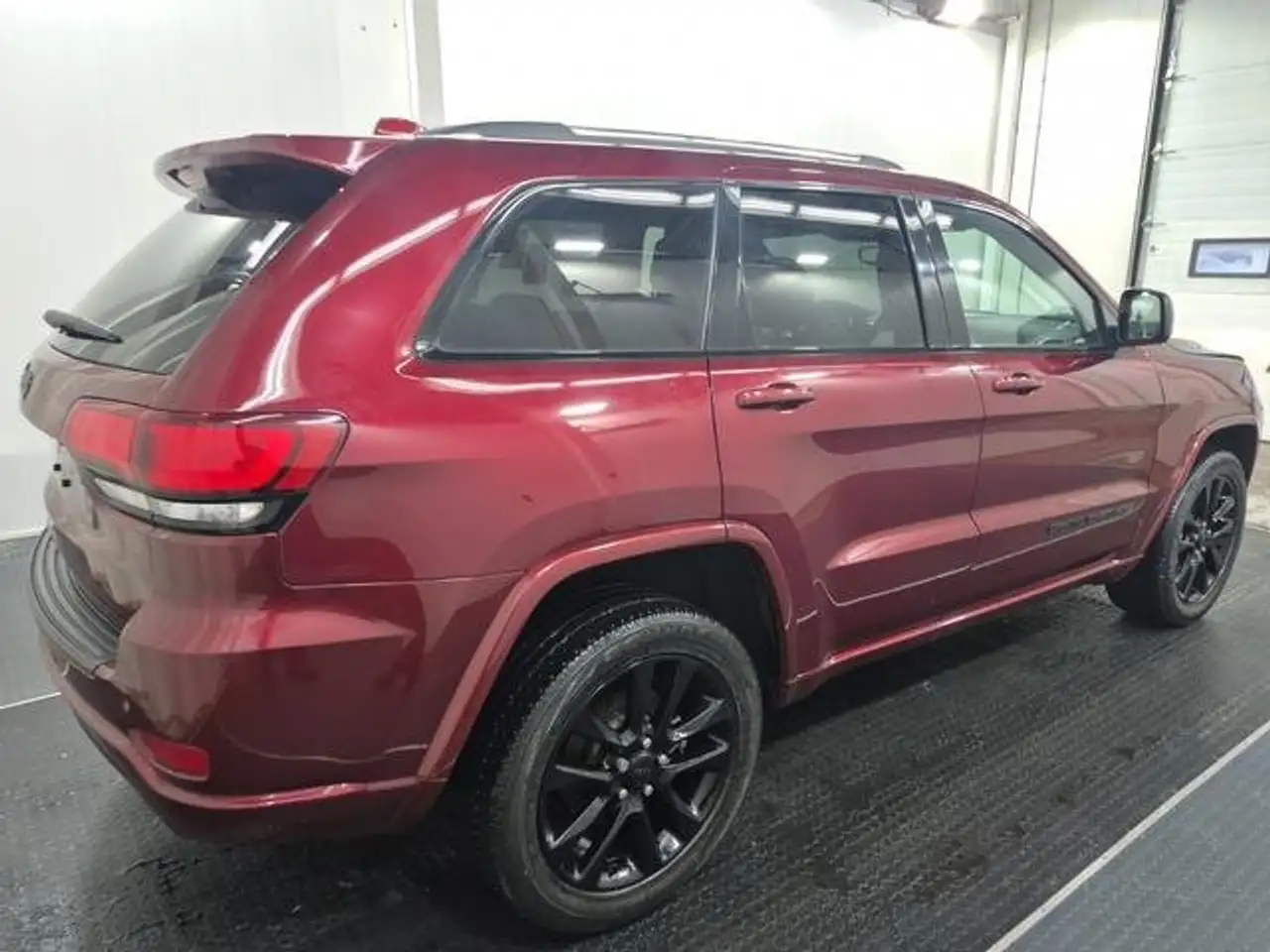 Jeep Grand Cherokee снимка Jeep Grand Cherokee