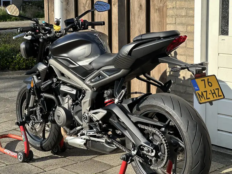 Triumph Street Triple 765 - foto 4