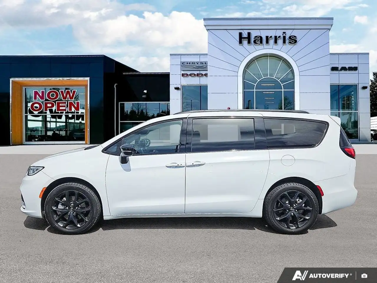 Chrysler Pacifica снимка Chrysler Pacifica