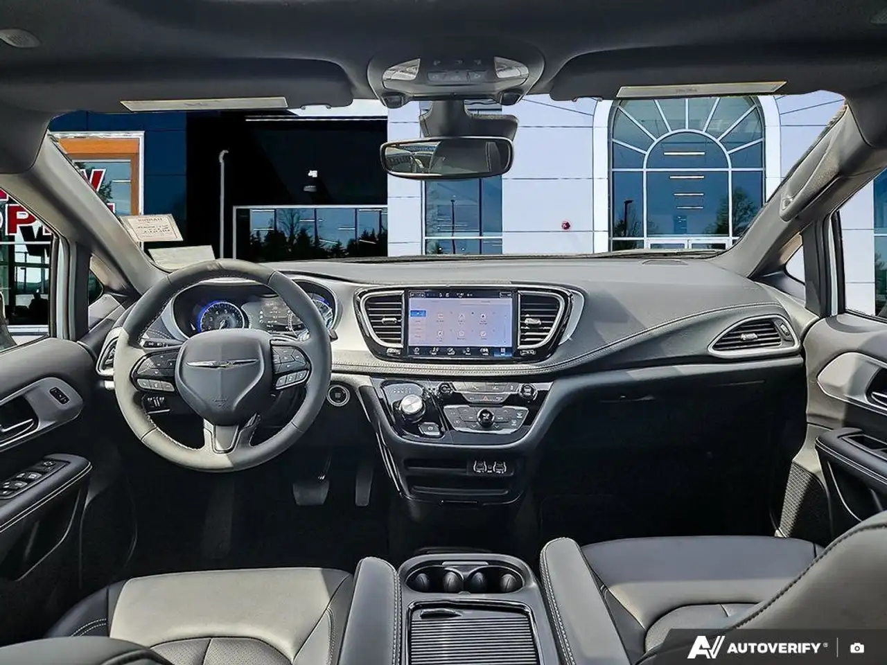 Chrysler Pacifica снимка Chrysler Pacifica