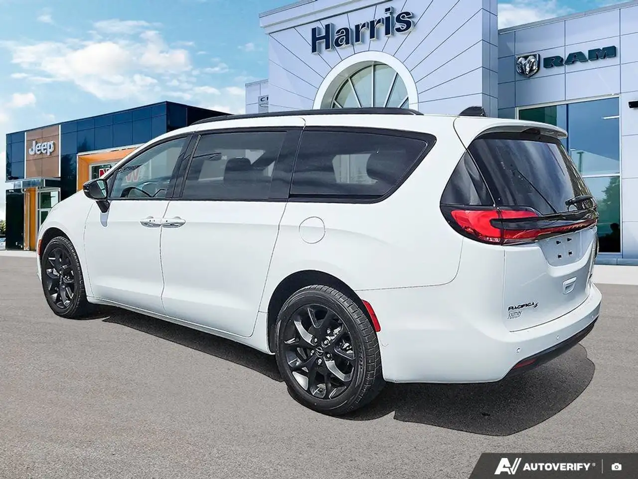 Chrysler Pacifica снимка Chrysler Pacifica