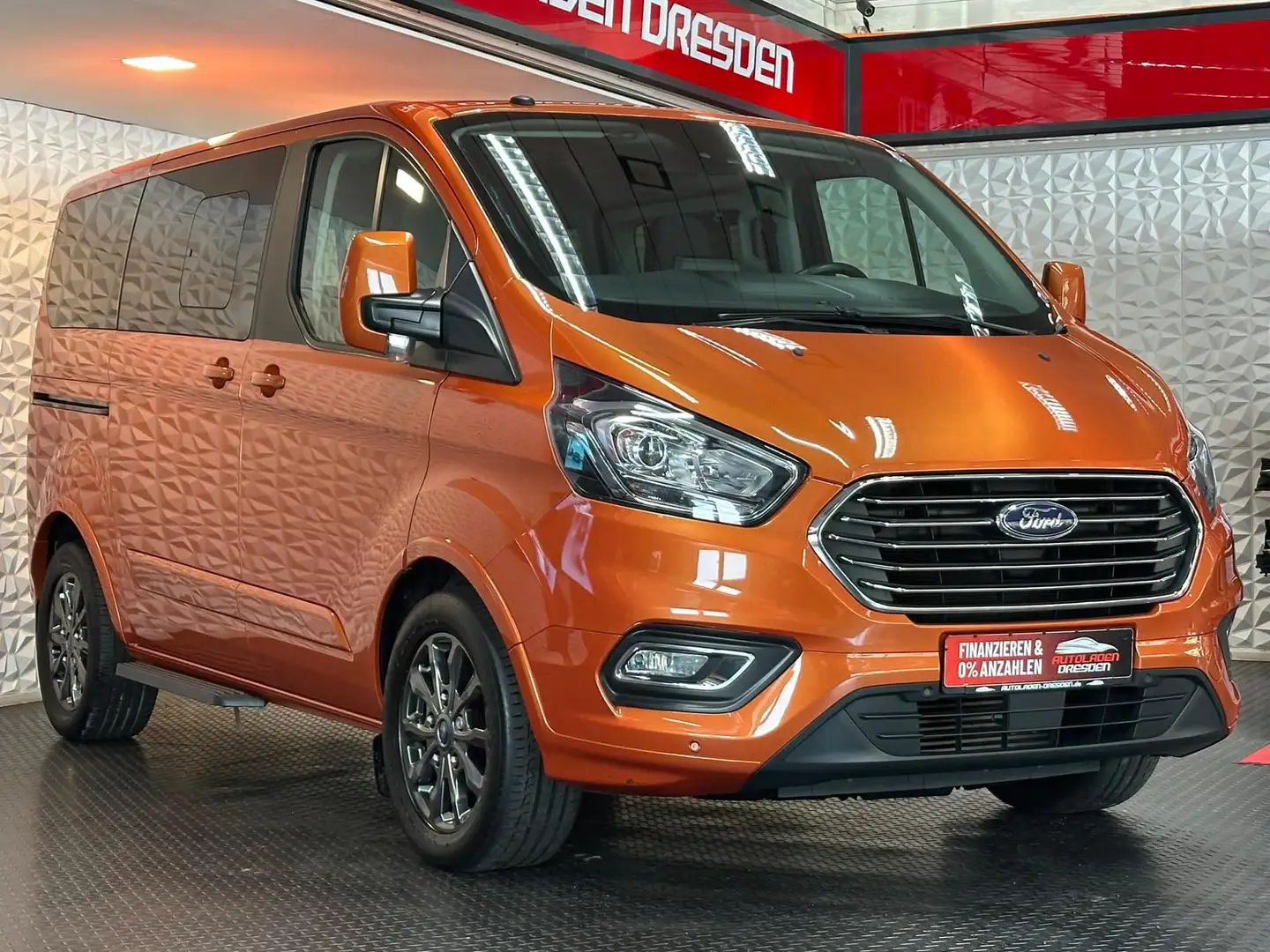 Ford Tourneo Custom 2.0TDCi TITANIUM* AHK#ACC#SHZ#FH Portocaliu - 2