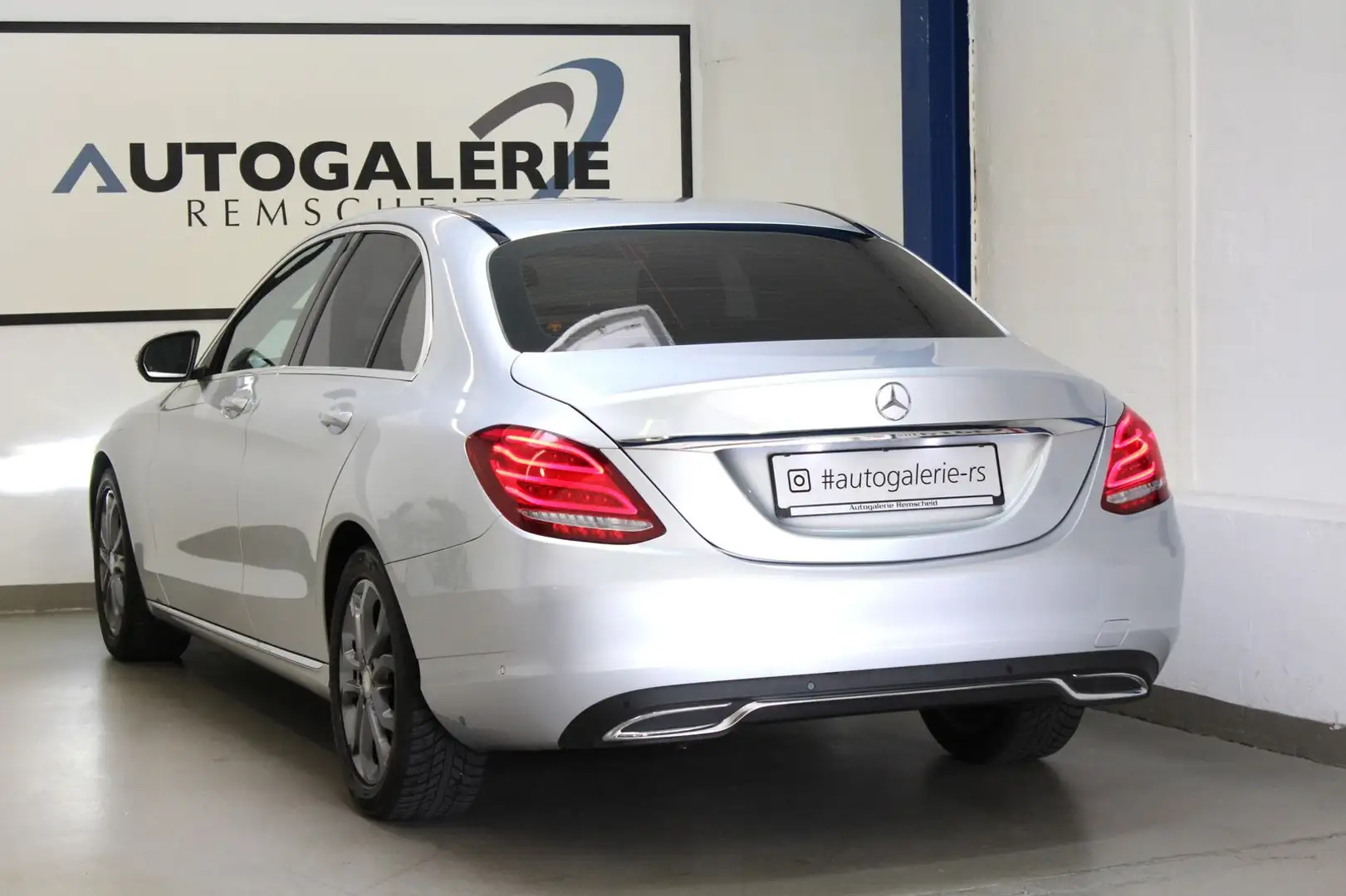 Mercedes-Benz C 180 CGI Lim. 9G *T.LEDER*NAVI*TOTWINKEL*SPUR* Argintiu - 1