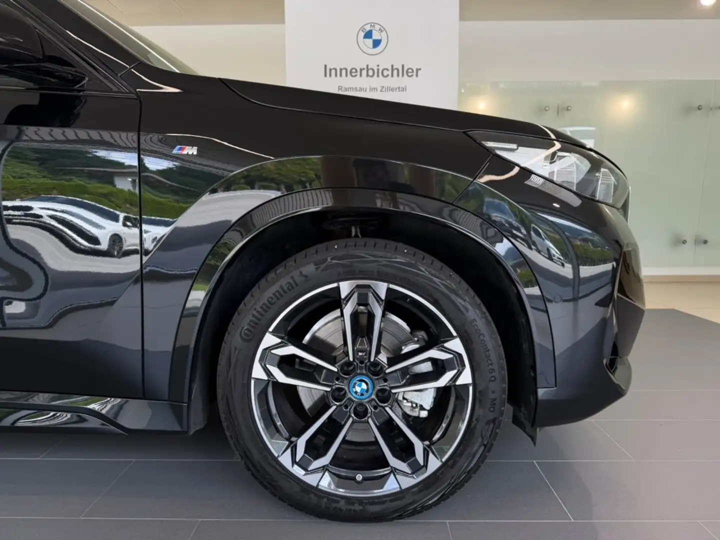 BMW X1 xDrive25e Schwarz - 2