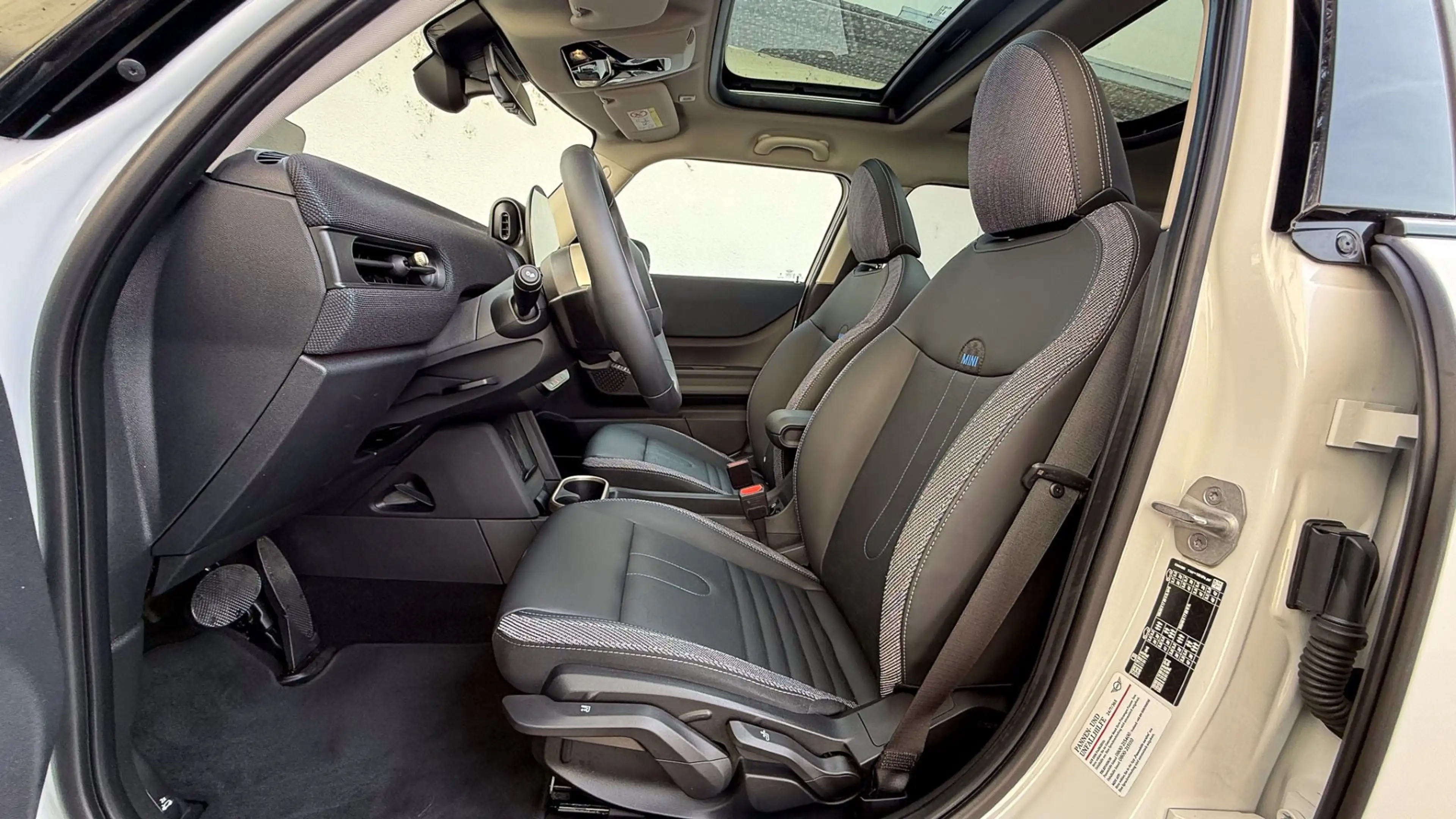 MINI Cooper C — photo 12
