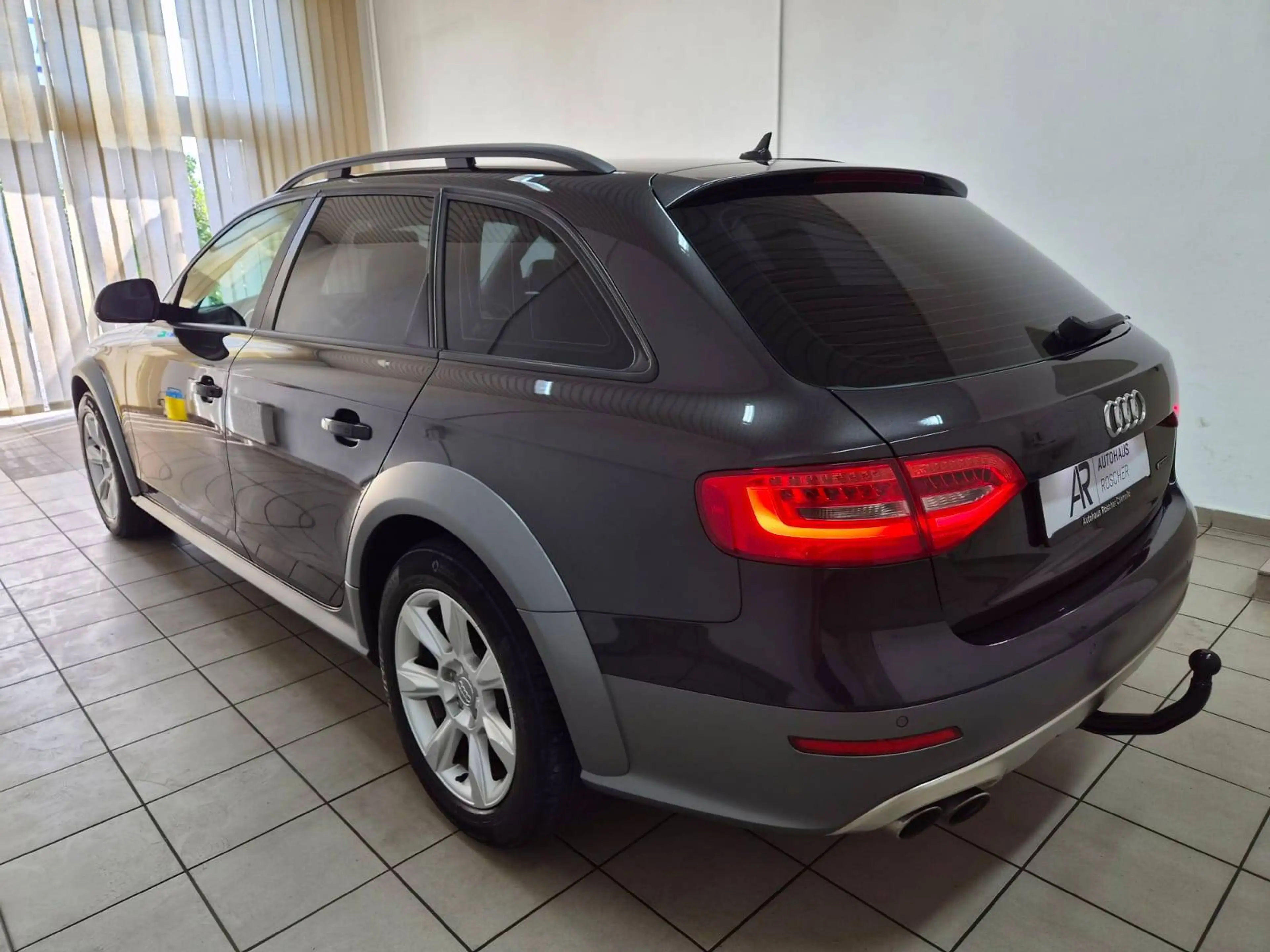 Audi A4 allroad quattro 3.0 TDI Xenon Leder Navi Standheizung — photo 2