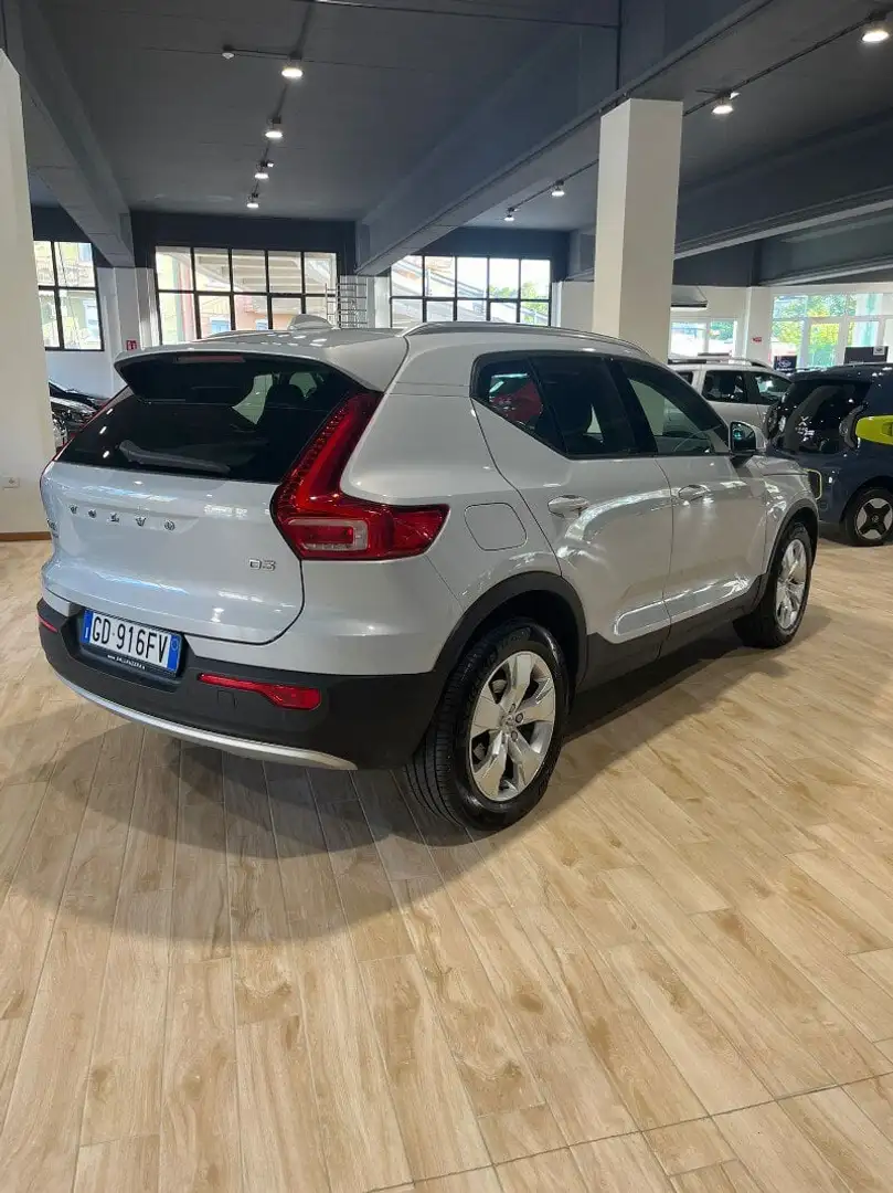 Volvo XC40 XC40 D3 Geartronic Momentum Pro Bianco - 2