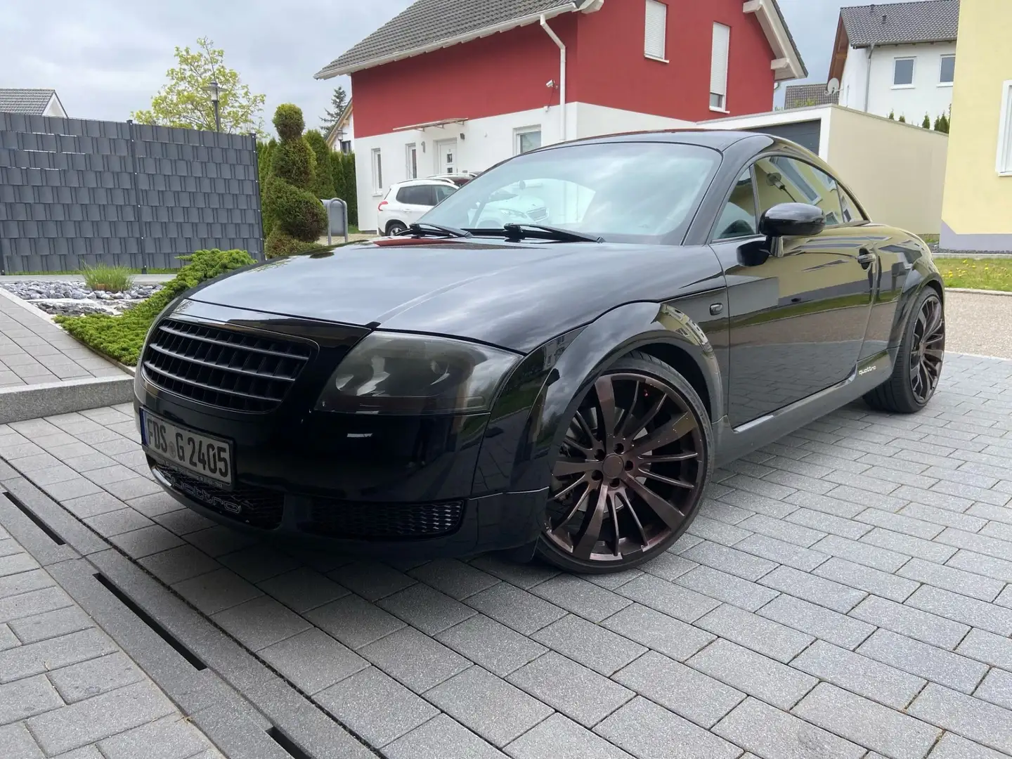 Audi TT Coupe 1.8 T quattro Schwarz - 1