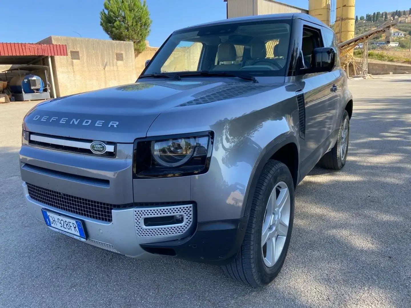 Land Rover Defender Defender VII 2020 90 3.0d i6 hev SE awd 200cv auto Grigio - 1