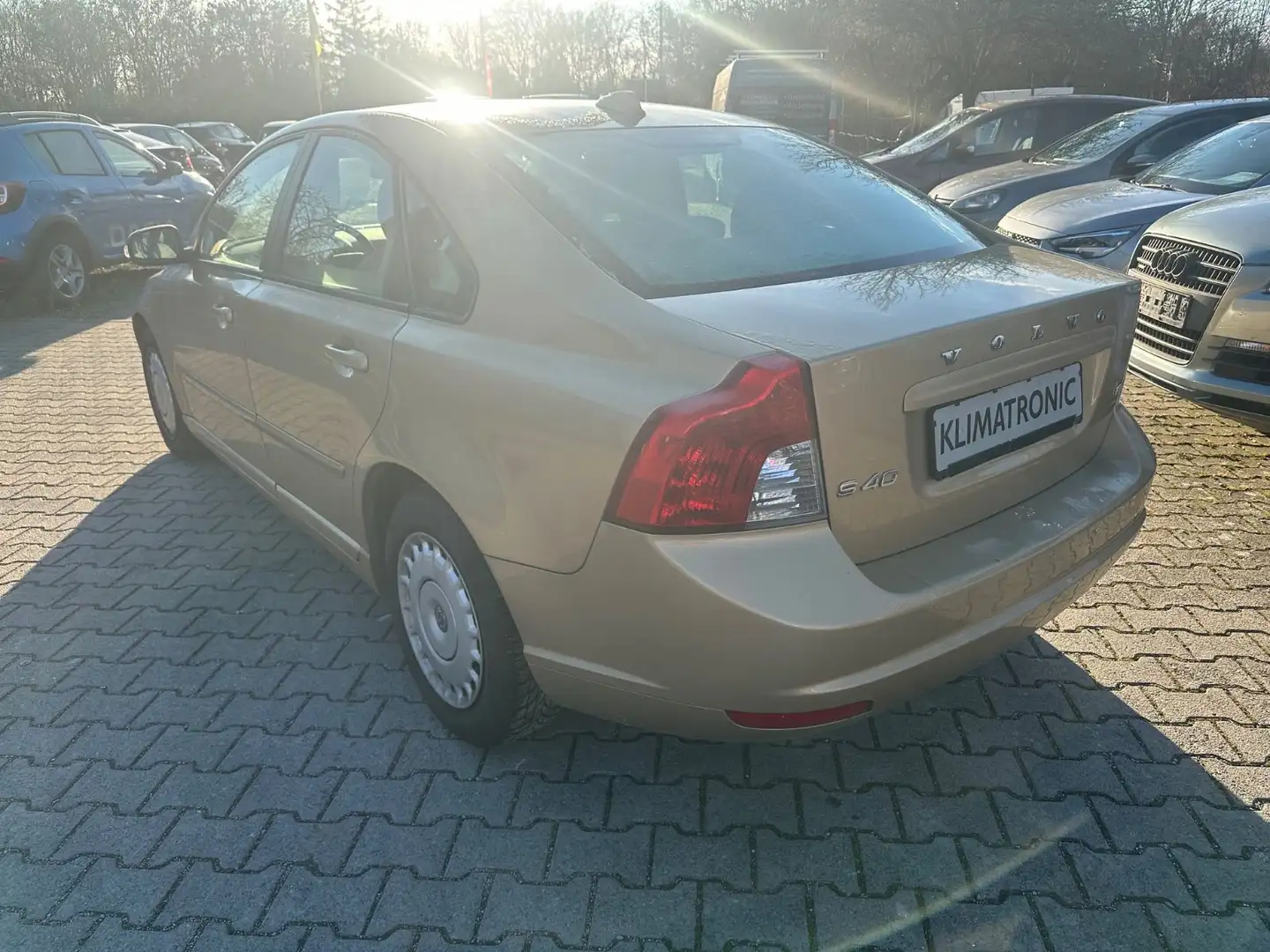 Volvo S40 Lim. 1.8 Momentum Gold - 2