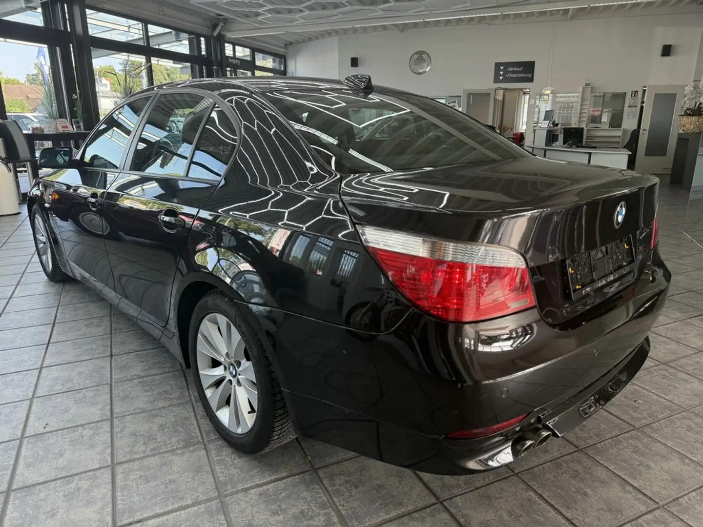 BMW 525 dA Edition, Leder, Navi, Panorama, Klima Negro - 2