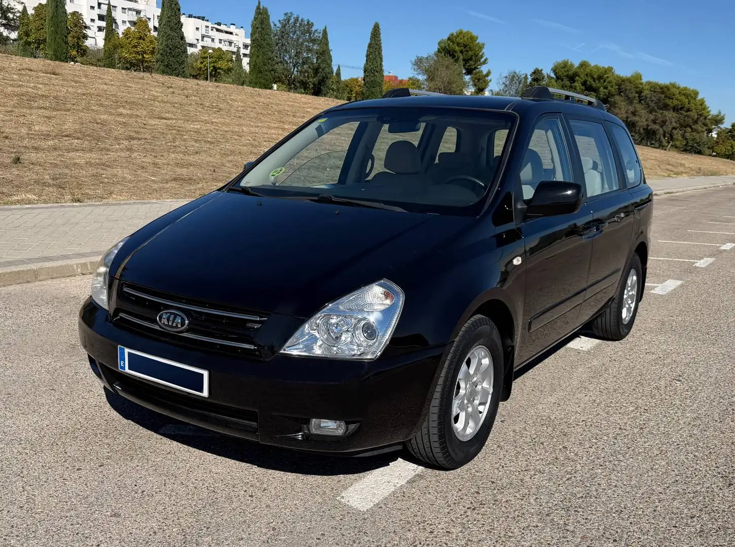 Kia Carnival Carnival MA 2.9CRDI Emotion Emotion Negro - 1