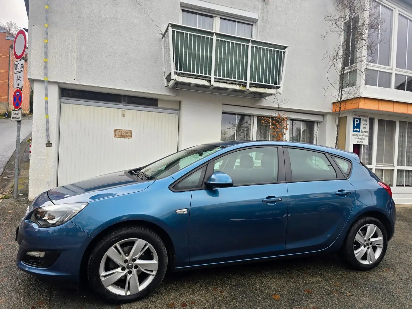 Opel Astra J Lim. 5-trg. Style *Teilleder*Gepflegt* - 1