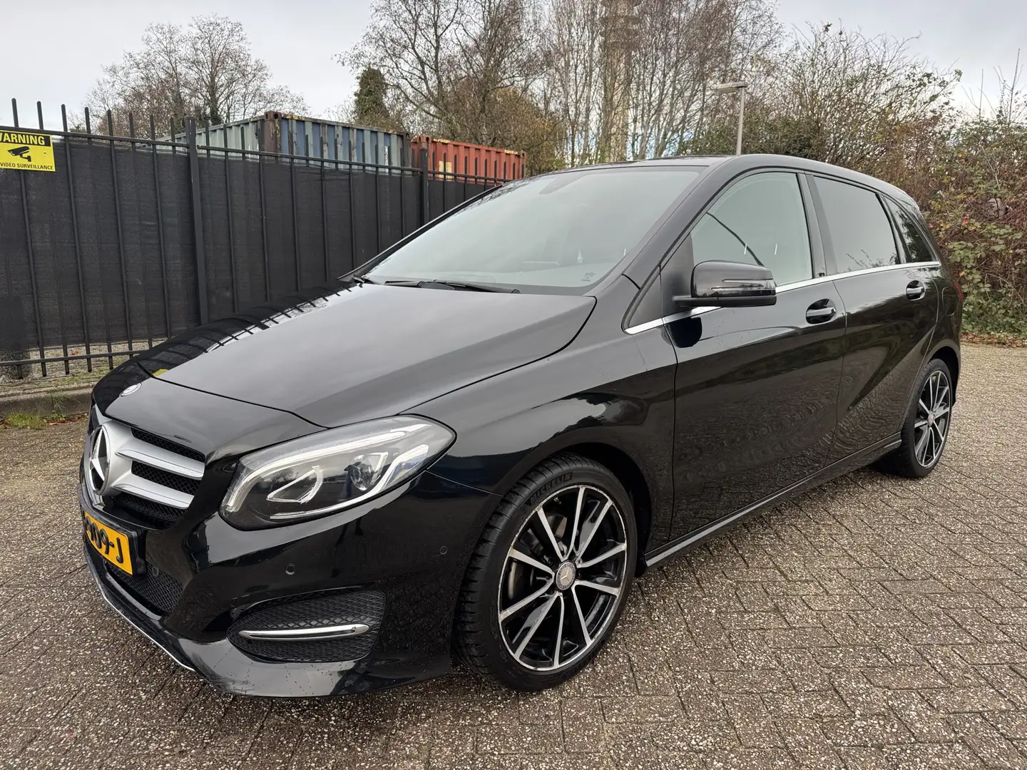 Mercedes-Benz B 180 Automaat Ambition Navi/Cruise/LED/PDC Zwart - 1