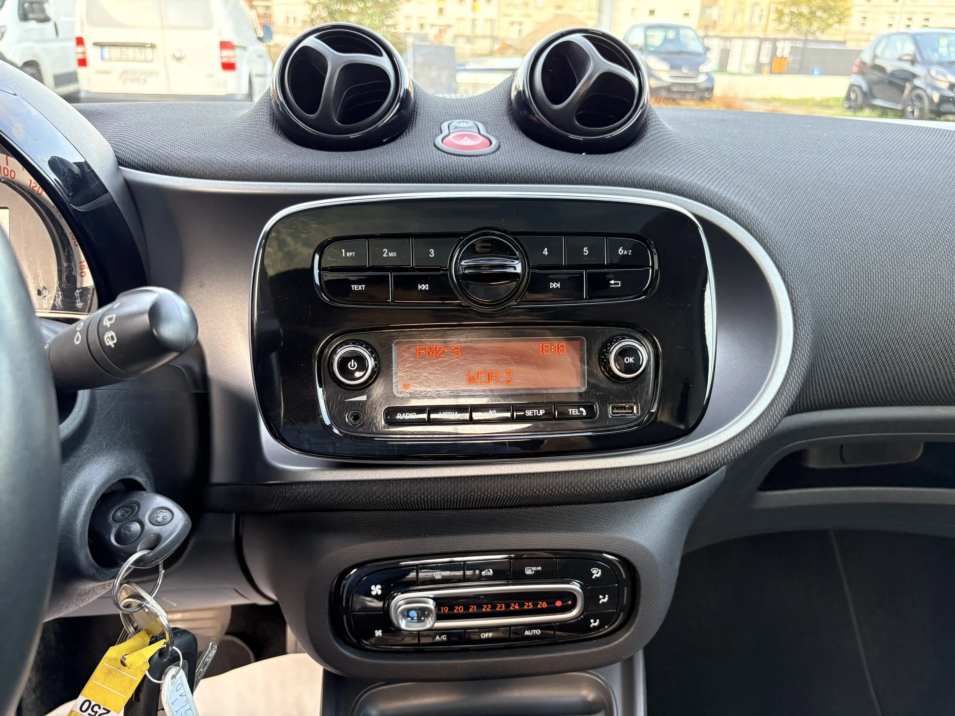 smart forTwo 1HD,KLIMA,SITZH,SERVO,BLUETOOTHLED,PANORA,INSP+TÜV NEU — photo 13
