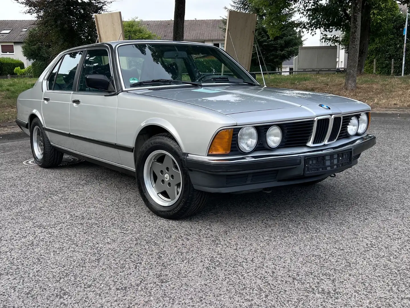 BMW 732 Zilver - 2