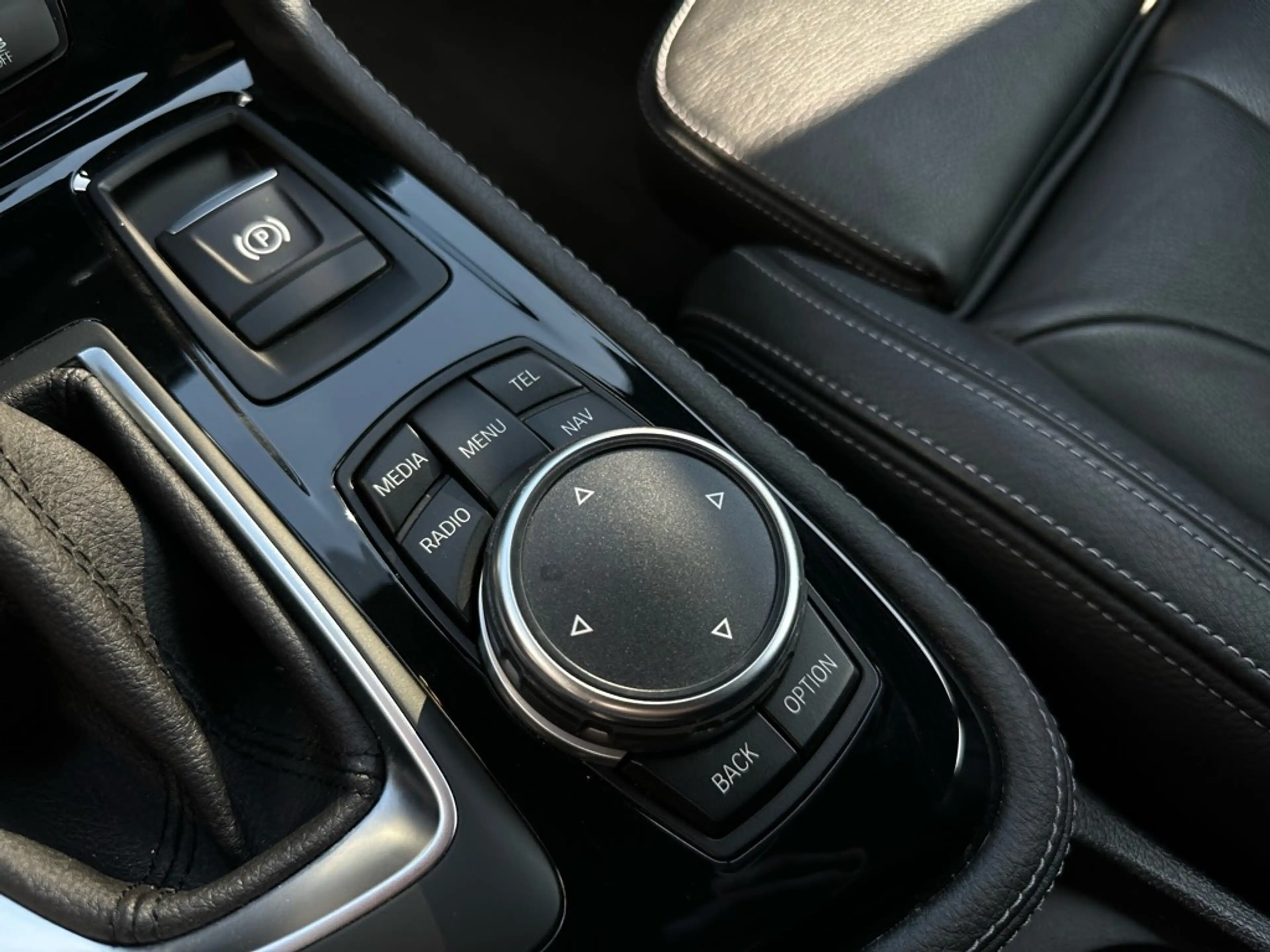 BMW 225 2-serie Active Tourer 225i High Executive — photo 28