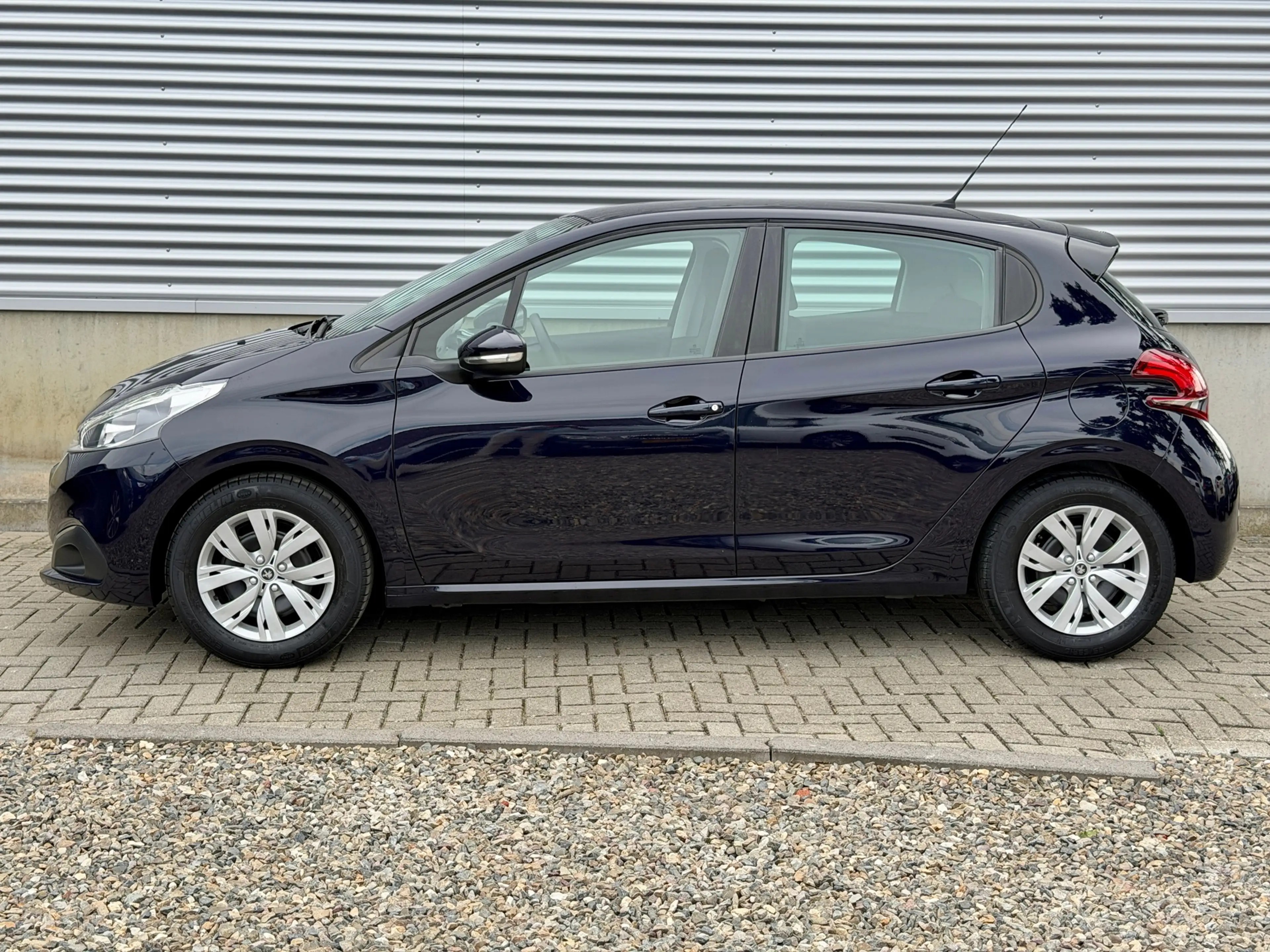Peugeot 208 1.2 PureTech Blue Lion 5 deurs 82 PK [ fm navi,app — photo 2
