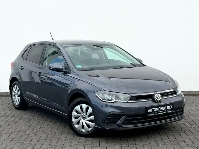 Volkswagen Polo view 3