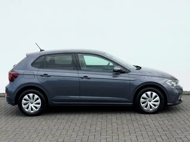 Volkswagen Polo view 4