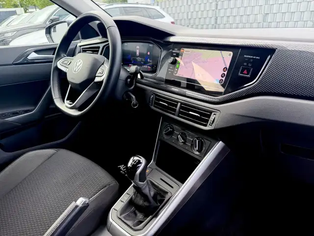 Volkswagen Polo view 12