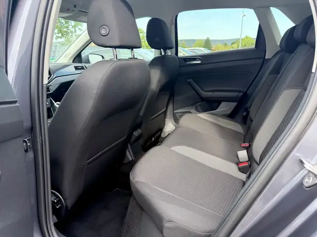 Volkswagen Polo view 14