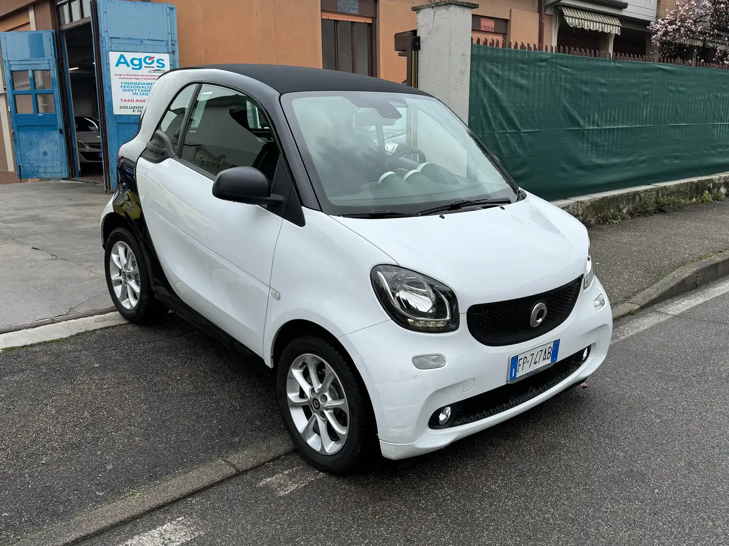 smart forTwo 1.0*BENZINA*EURO6* Weiß - 1