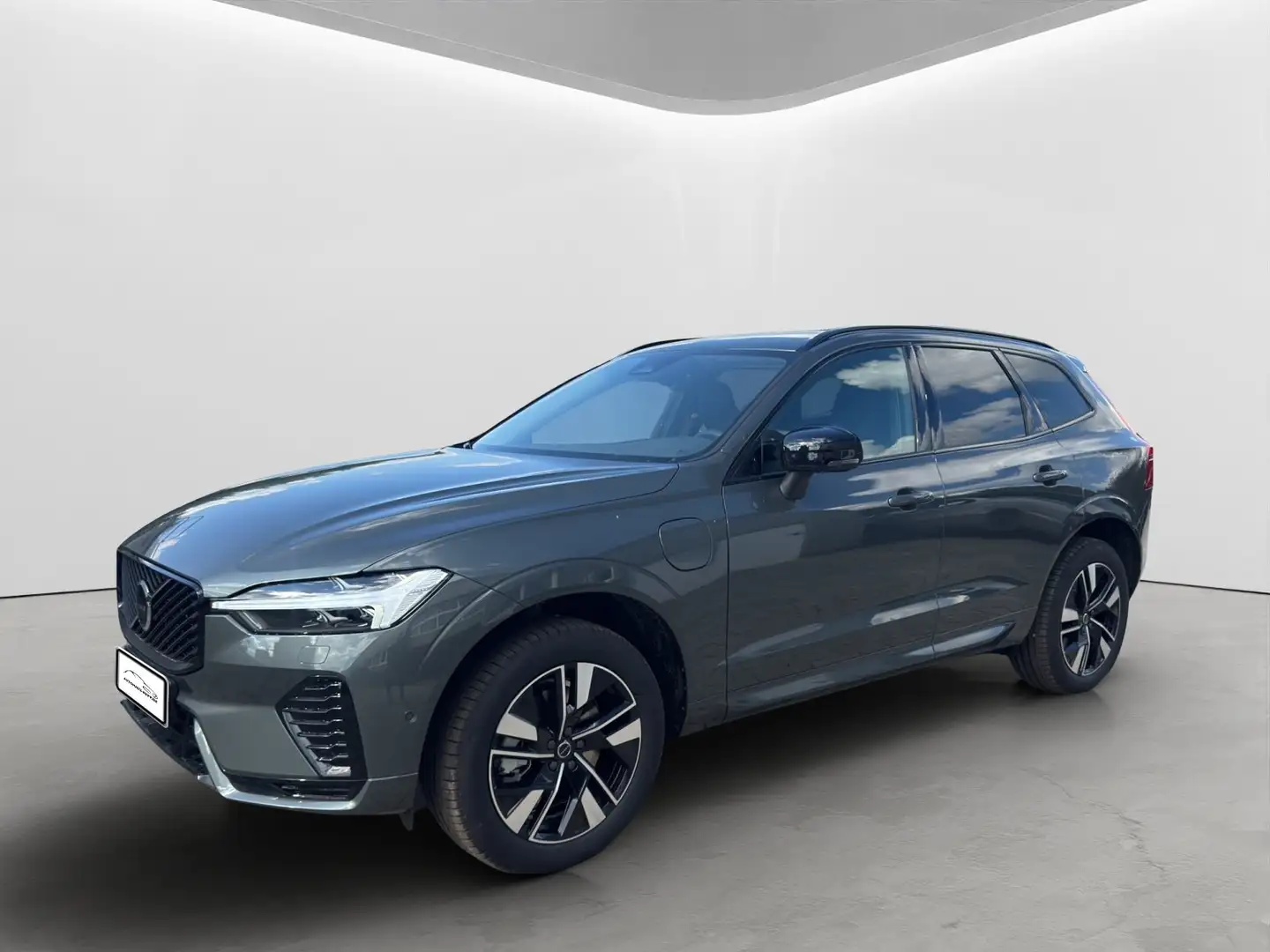 Volvo XC60 T8 Plus Dark Recharge Plug-In Hybrid AWD Groen - 2