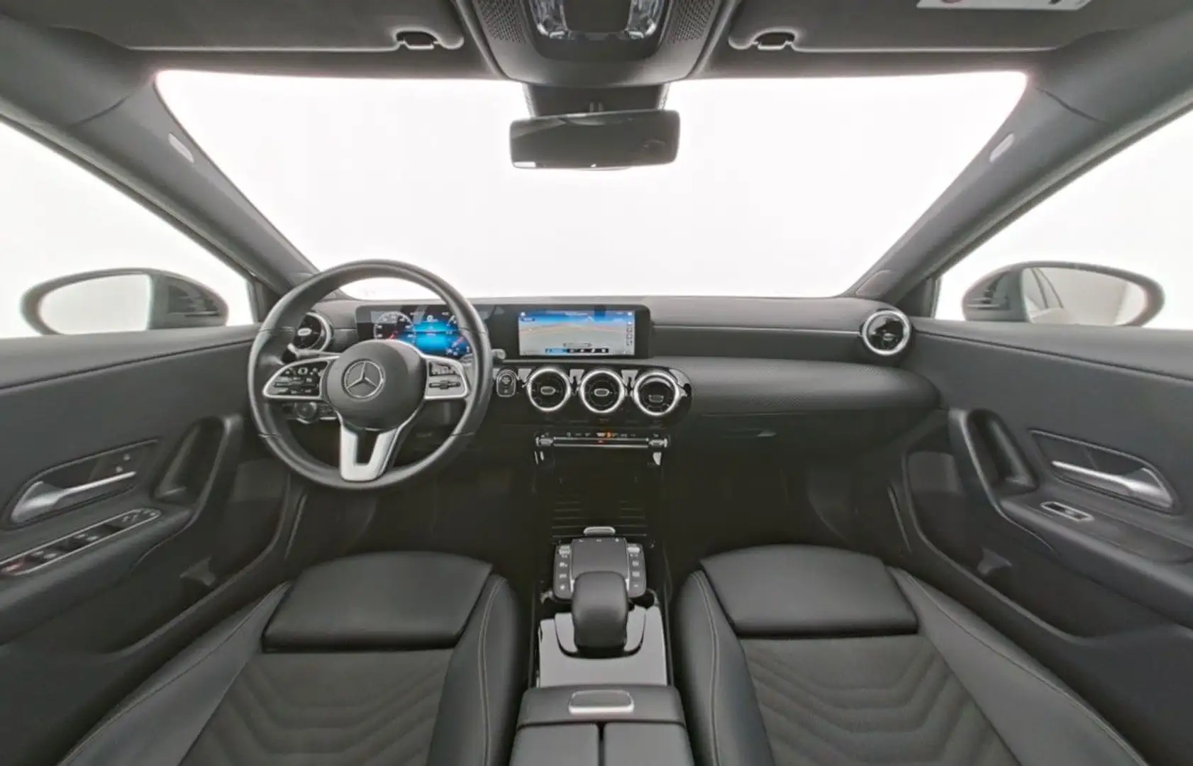 Mercedes-Benz A 200 d STYLE 8G DCT WIDE KAM SPUR MBUX Zwart - 2