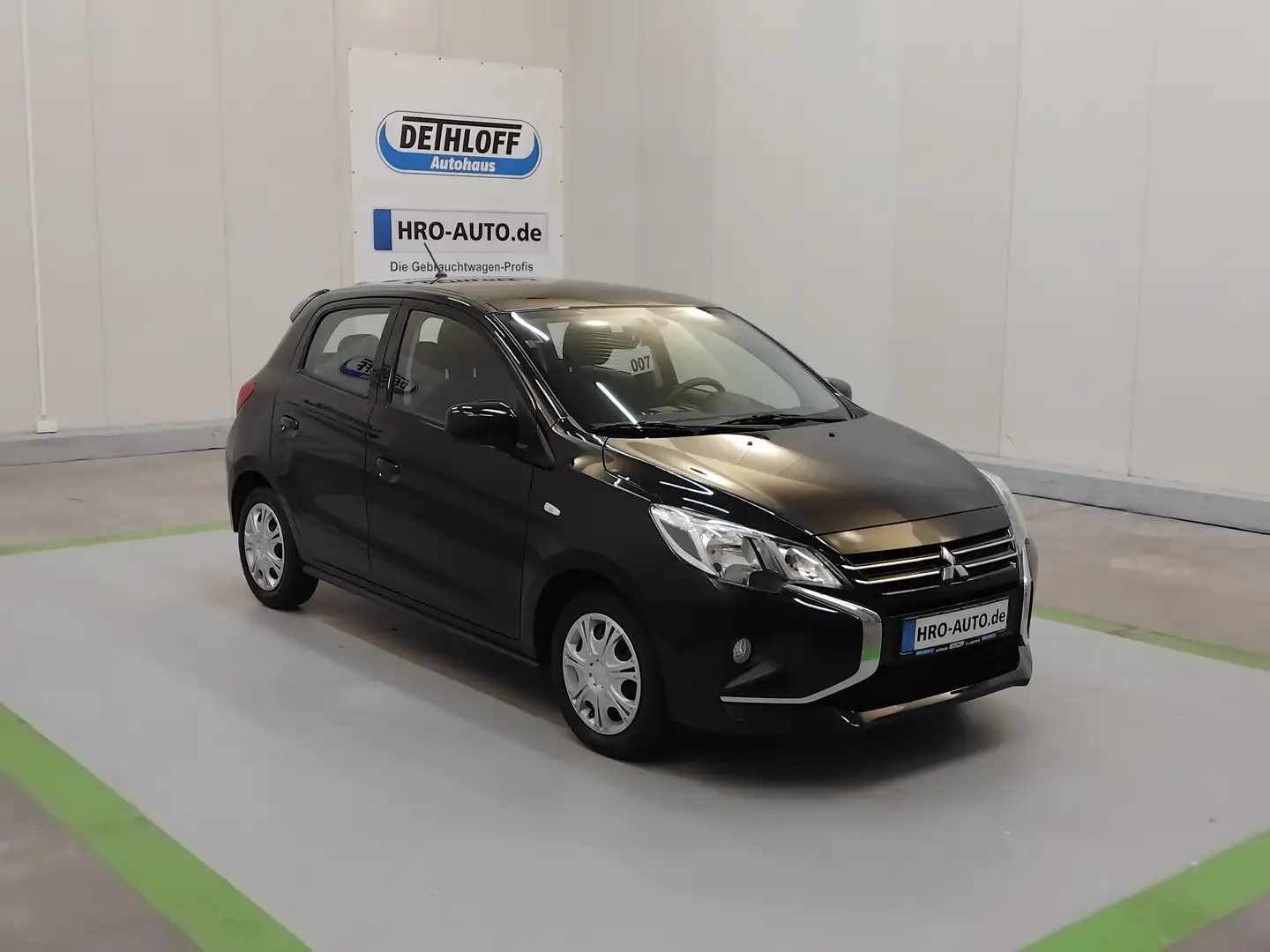 Mitsubishi Space Star 1.2 Select Schwarz - 1