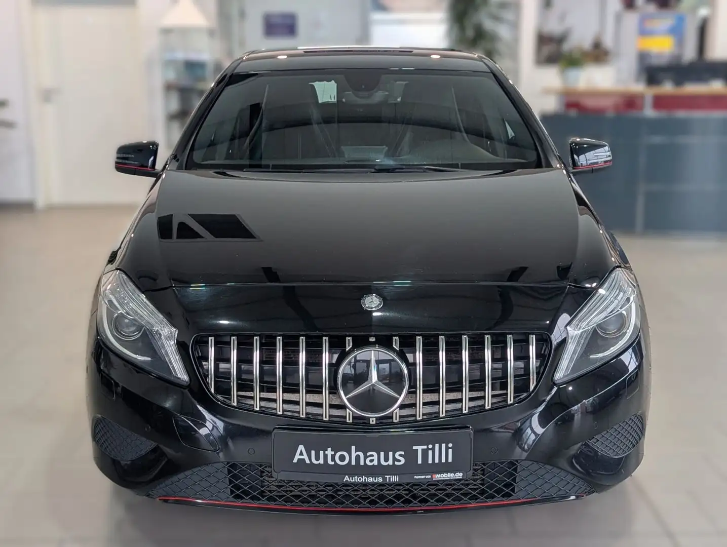 Mercedes-Benz A 220 d BlueEfficiency Aut/ Xenon/PDC/SHZ/AHK Schwarz - 2