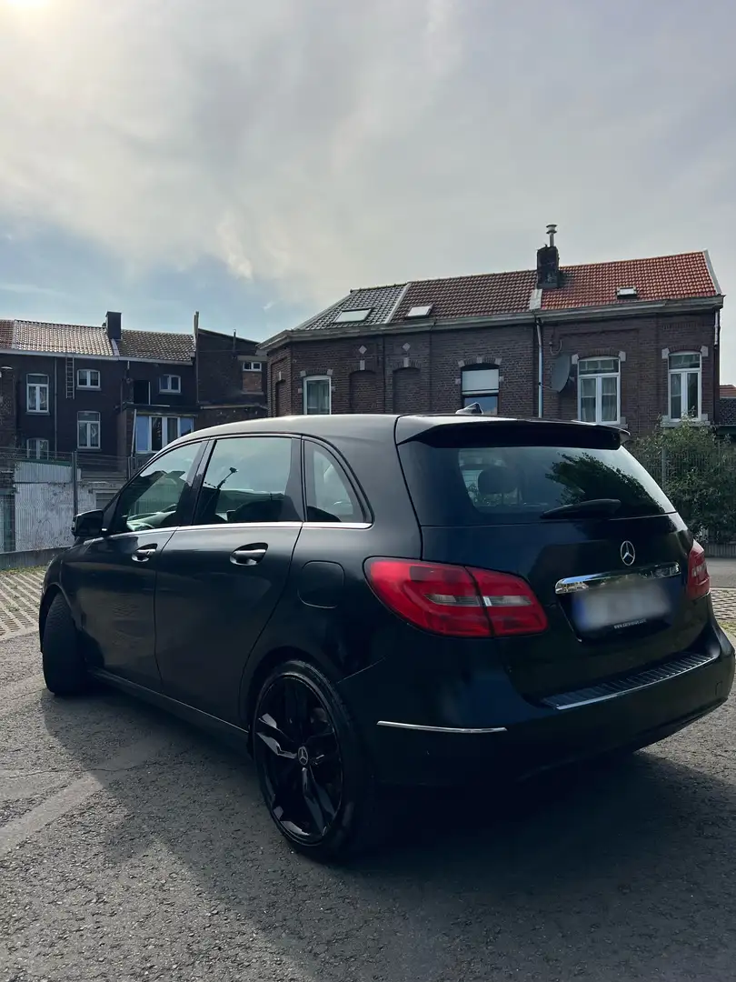 Mercedes-Benz B 180 d - 2