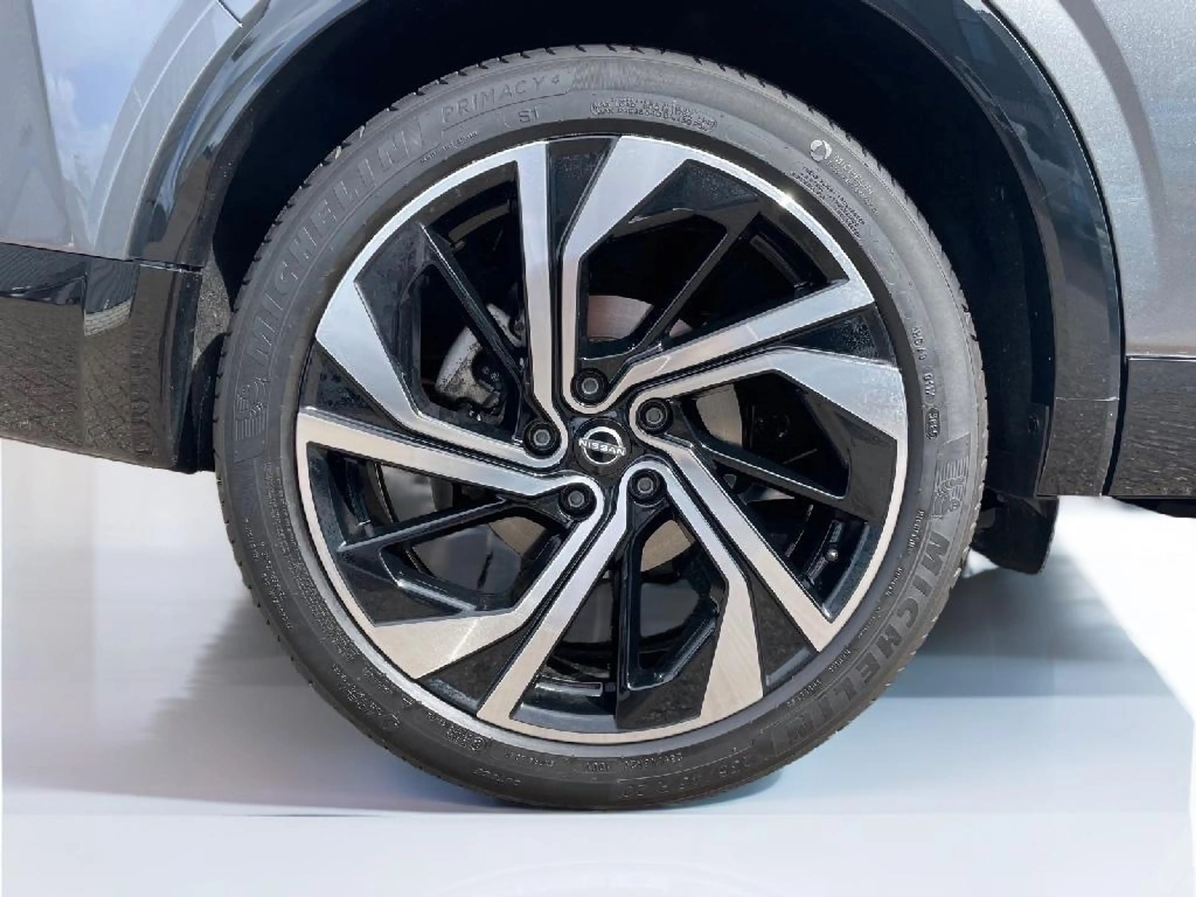 Nissan Qashqai 1.3 MHEV Xtronic Tekna Plus — photo 18