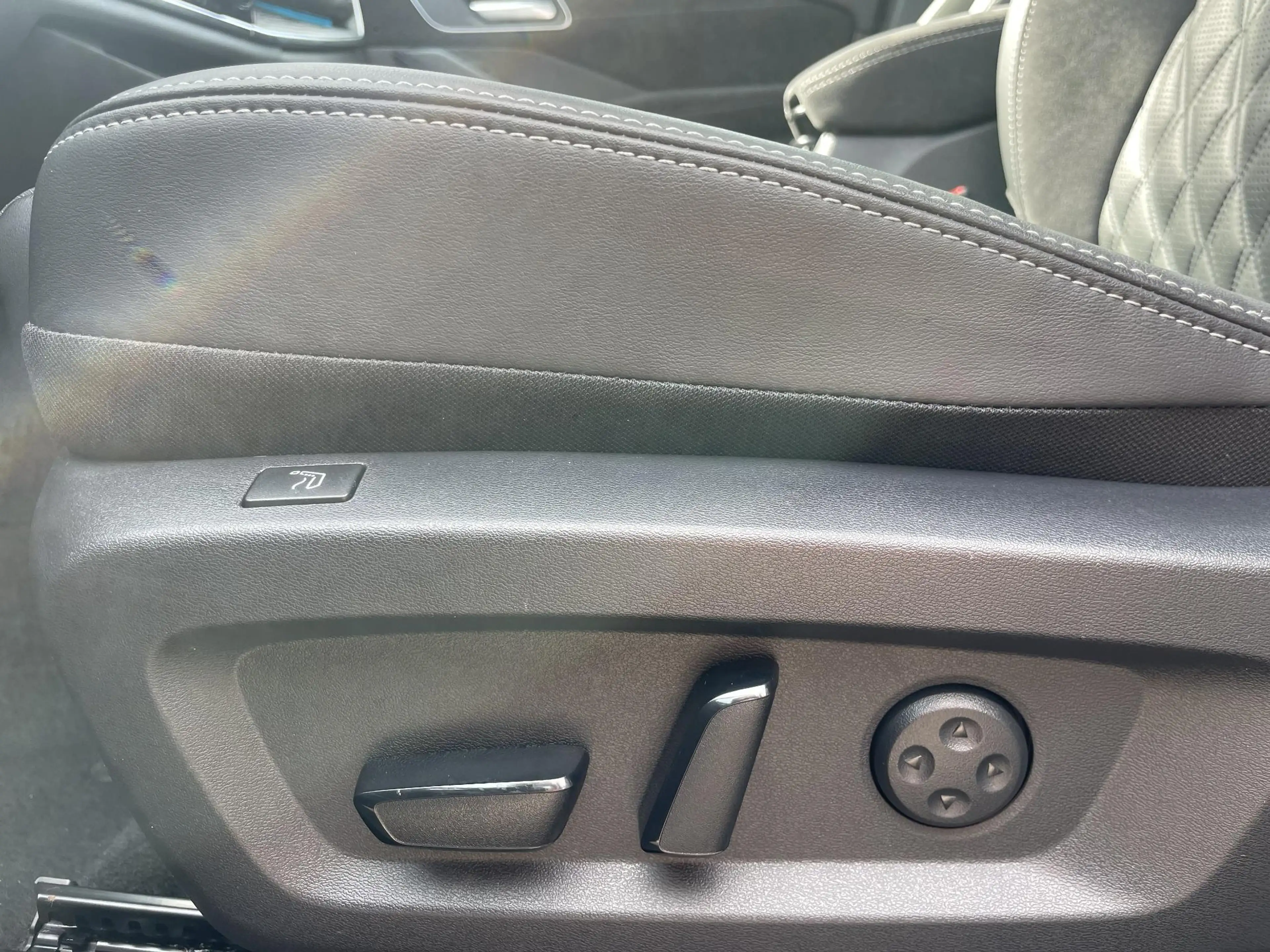 Nissan Qashqai 1.3 MHEV Xtronic Tekna Plus — photo 25