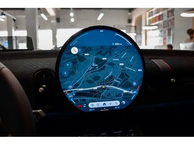 Mini Hatch view 11