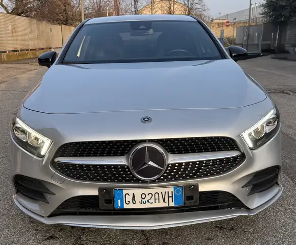 Mercedes-Benz A 200 d Business 4matic auto