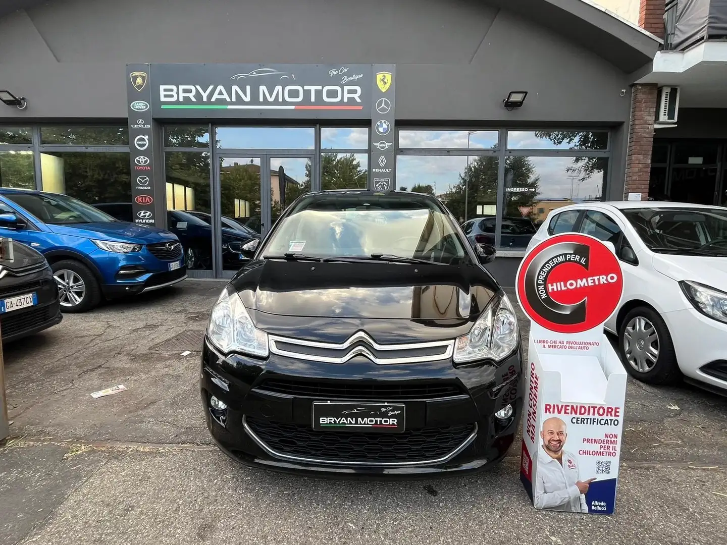 Citroen C3 C3 PureTech 82 Feel Edition Zwart - 1